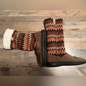 EUC Keen Chevron multi-colored slouch suede bottom/woven fabric top boots